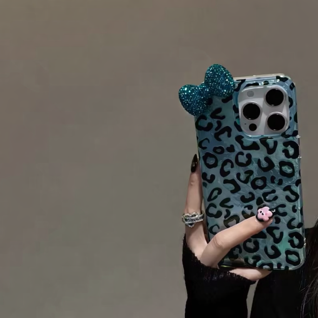 Kitty Leopard w a Bow Phone Case